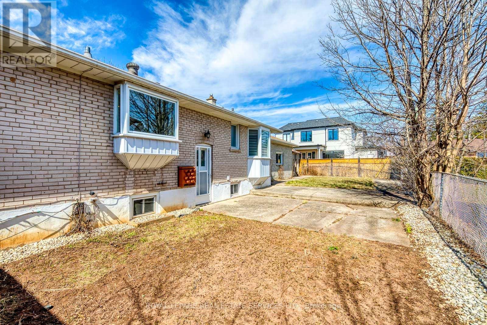 577 Trudale Court, Oakville, ON - Outdoor