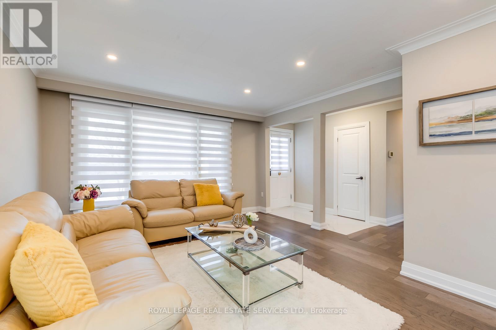 577 Trudale Court, Oakville, ON - Indoor Photo Showing Living Room