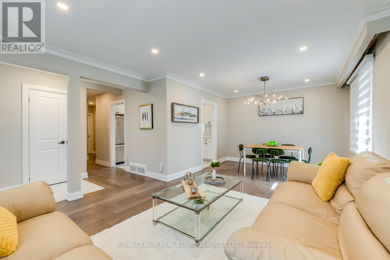 577 Trudale Court, Oakville, ON - Indoor Photo Showing Living Room
