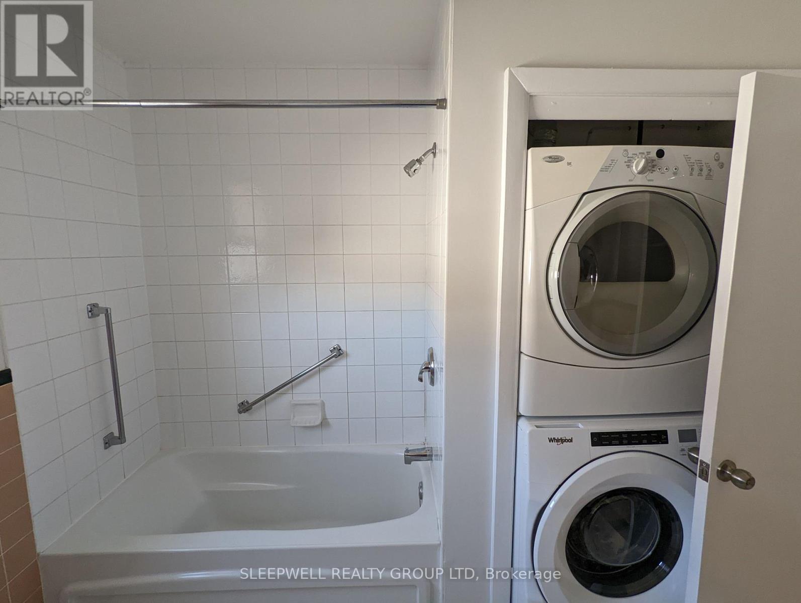 3 - 264 Bruyere Street, Ottawa, ON - Indoor Photo Showing Laundry Room