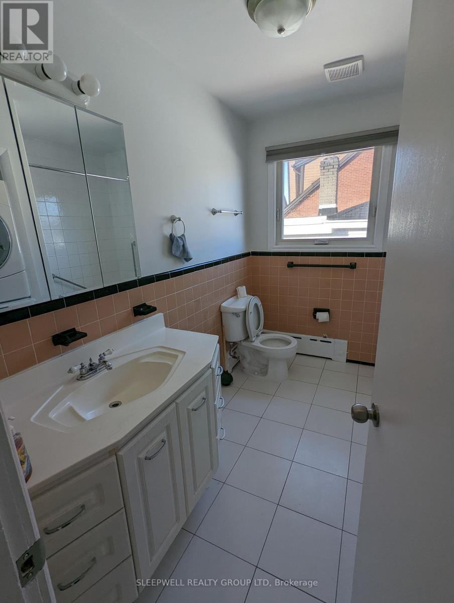3 - 264 Bruyere Street, Ottawa, ON - Indoor Photo Showing Bathroom