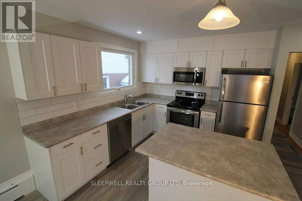 3 - 264 Bruyere Street, Ottawa, ON - Indoor Photo Showing Kitchen With Stainless Steel Kitchen With Double Sink