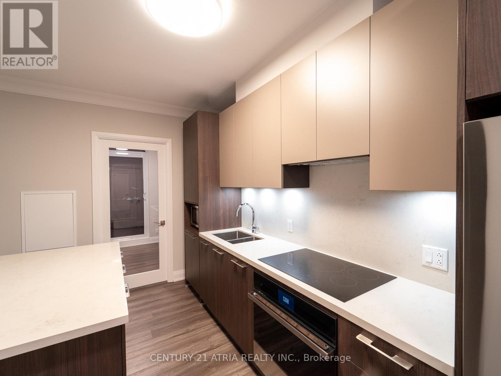 4610 - 8 Water Walk Drive, Markham, ON - Indoor Photo Showing Kitchen With Double Sink