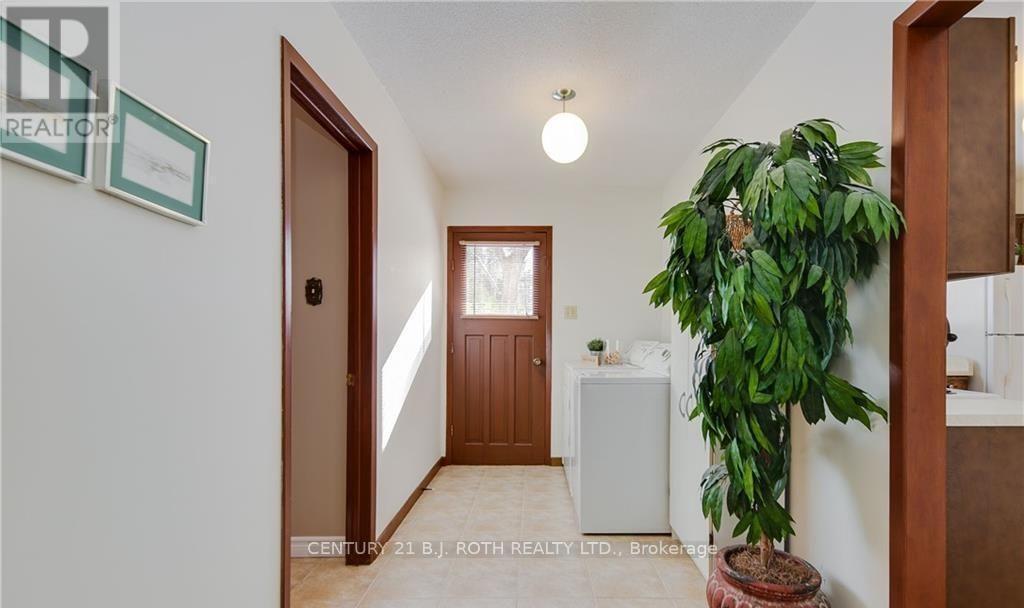 787 Innisfil Beach Road, Innisfil, ON - Indoor Photo Showing Other Room