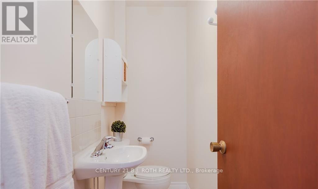 787 Innisfil Beach Road, Innisfil, ON - Indoor Photo Showing Bathroom