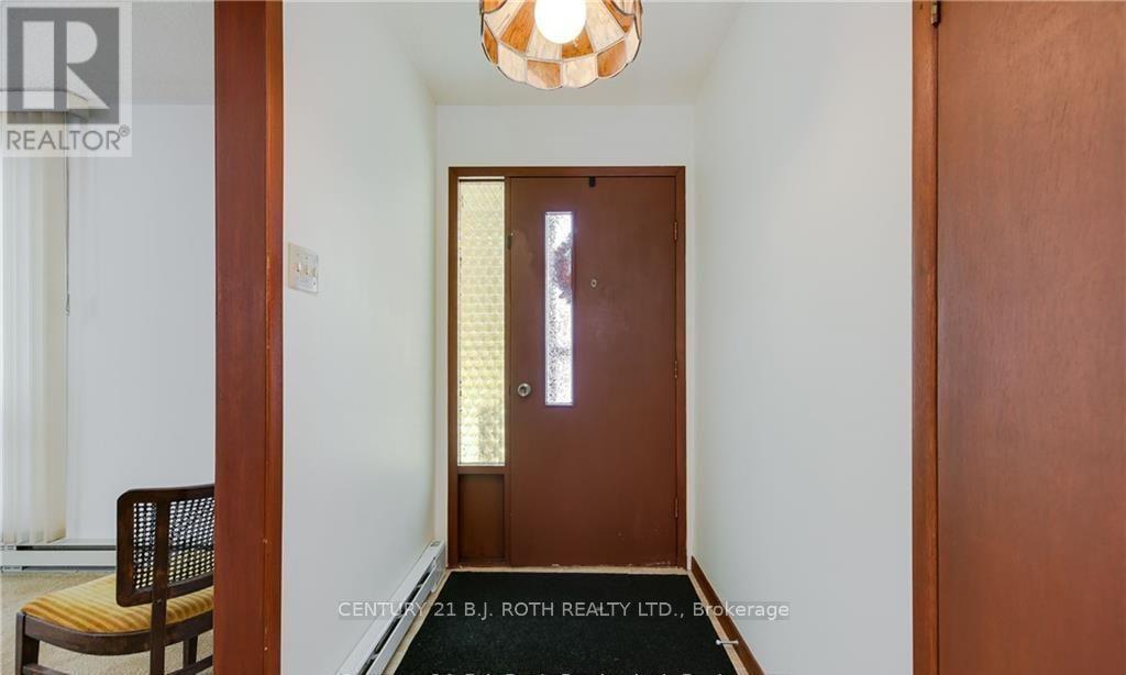 787 Innisfil Beach Road, Innisfil, ON - Indoor Photo Showing Other Room