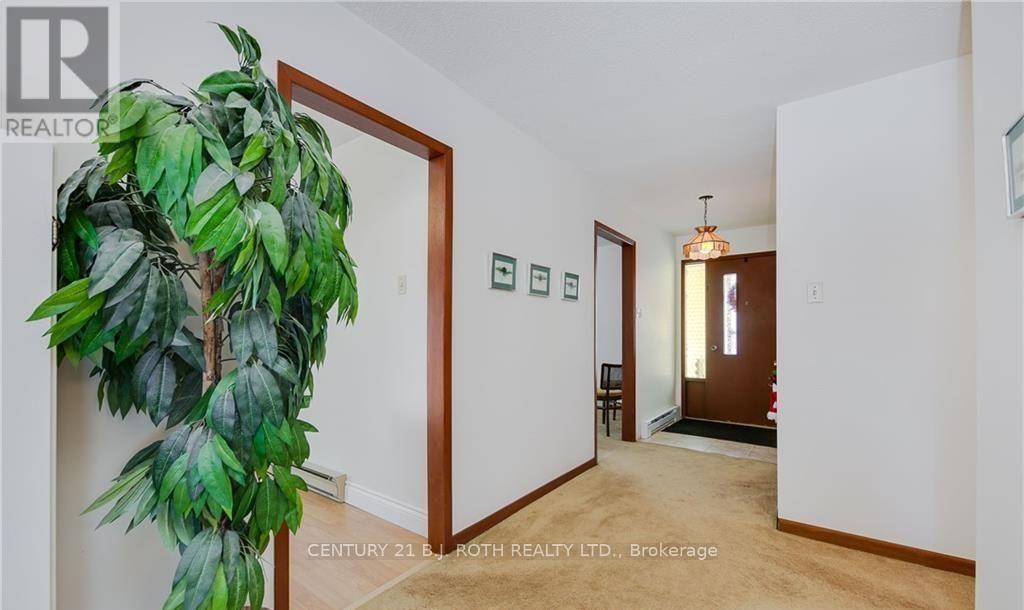 787 Innisfil Beach Road, Innisfil, ON - Indoor Photo Showing Other Room