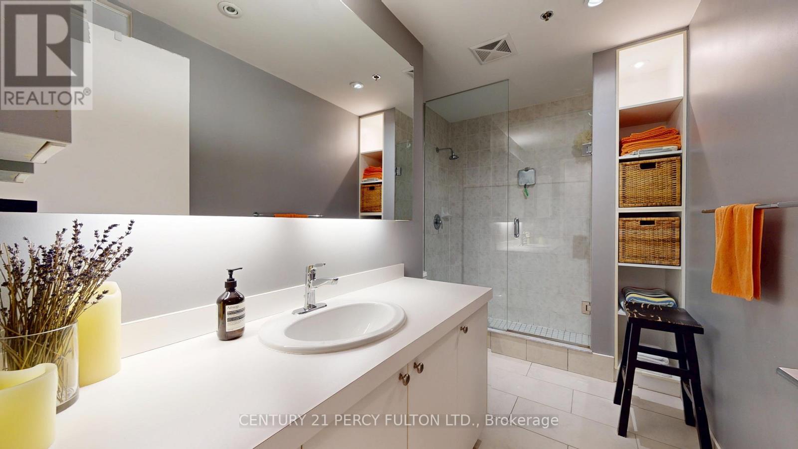 217 - 43 Hanna Avenue, Toronto, ON - Indoor Photo Showing Bathroom