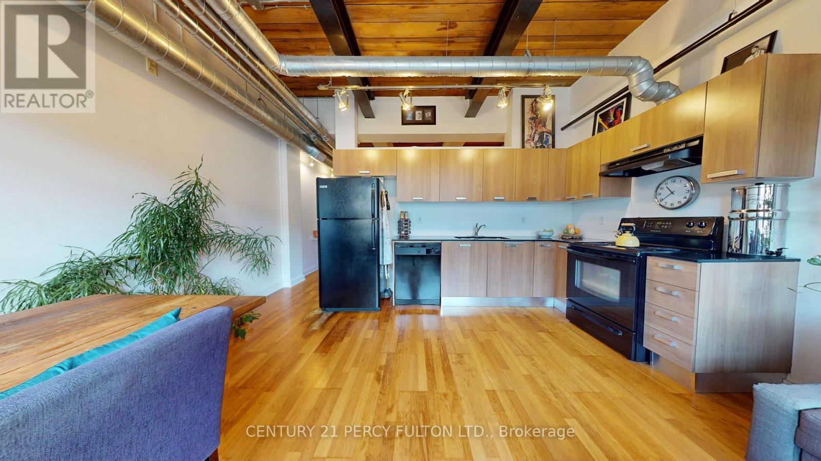 217 - 43 Hanna Avenue, Toronto, ON - Indoor Photo Showing Kitchen