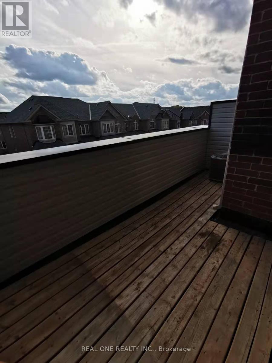 209 Harding Park Street, Newmarket, ON - Outdoor