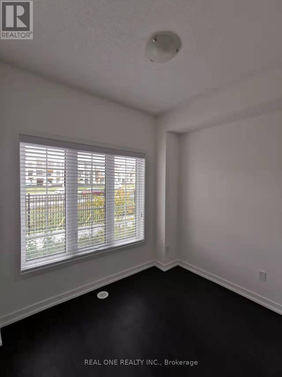 209 Harding Park Street, Newmarket, ON - Indoor Photo Showing Other Room