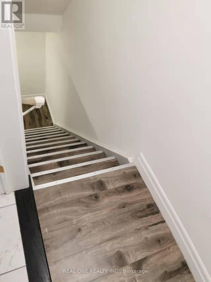 209 Harding Park Street, Newmarket, ON - Indoor Photo Showing Other Room