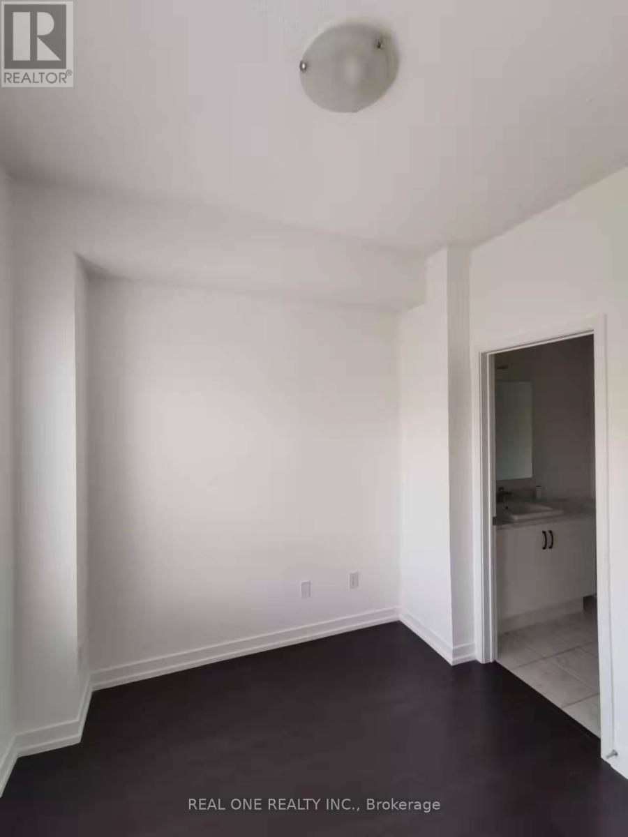 209 Harding Park Street, Newmarket, ON - Indoor Photo Showing Other Room