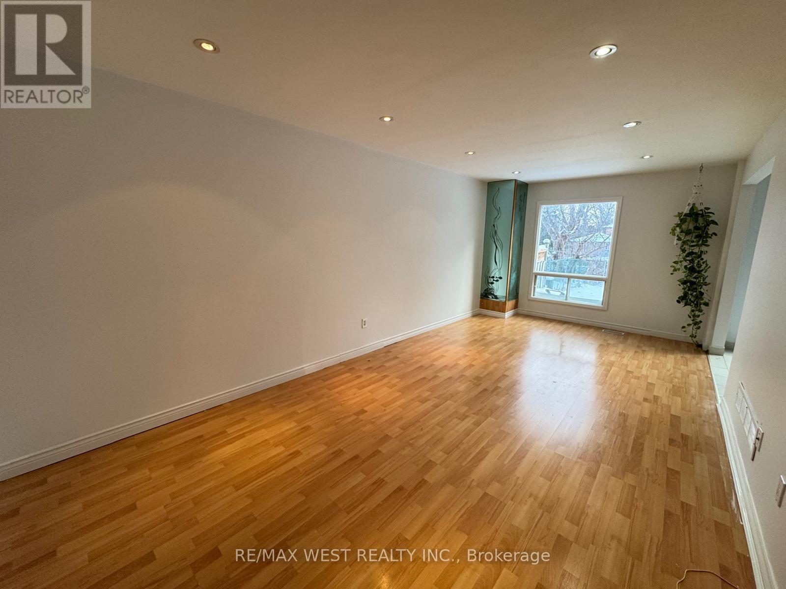 51 Michael Drive, Richmond Hill, ON - Indoor Photo Showing Other Room