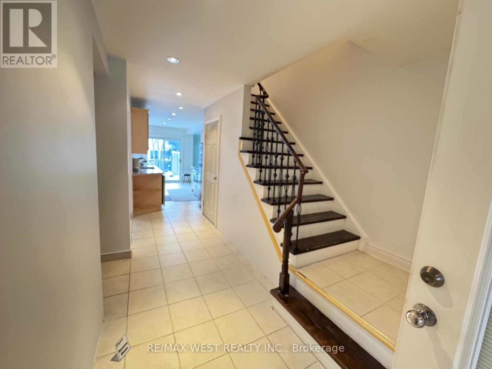 51 Michael Drive, Richmond Hill, ON - Indoor Photo Showing Other Room