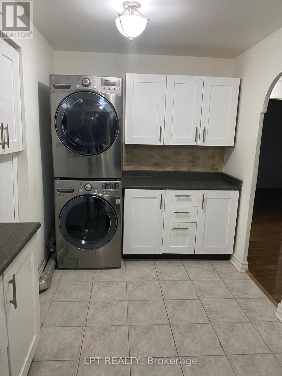 504 - 80 Inverlochy Boulevard, Markham, ON - Indoor Photo Showing Laundry Room