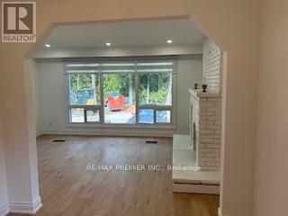 639 Pine Grove Avenue, Innisfil, ON - Indoor Photo Showing Other Room