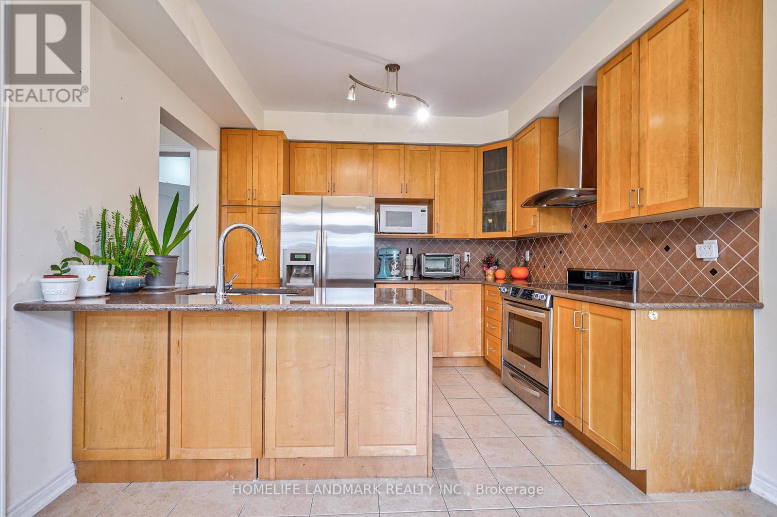 83 Hawksbury Road, Markham, ON - Indoor Photo Showing Kitchen