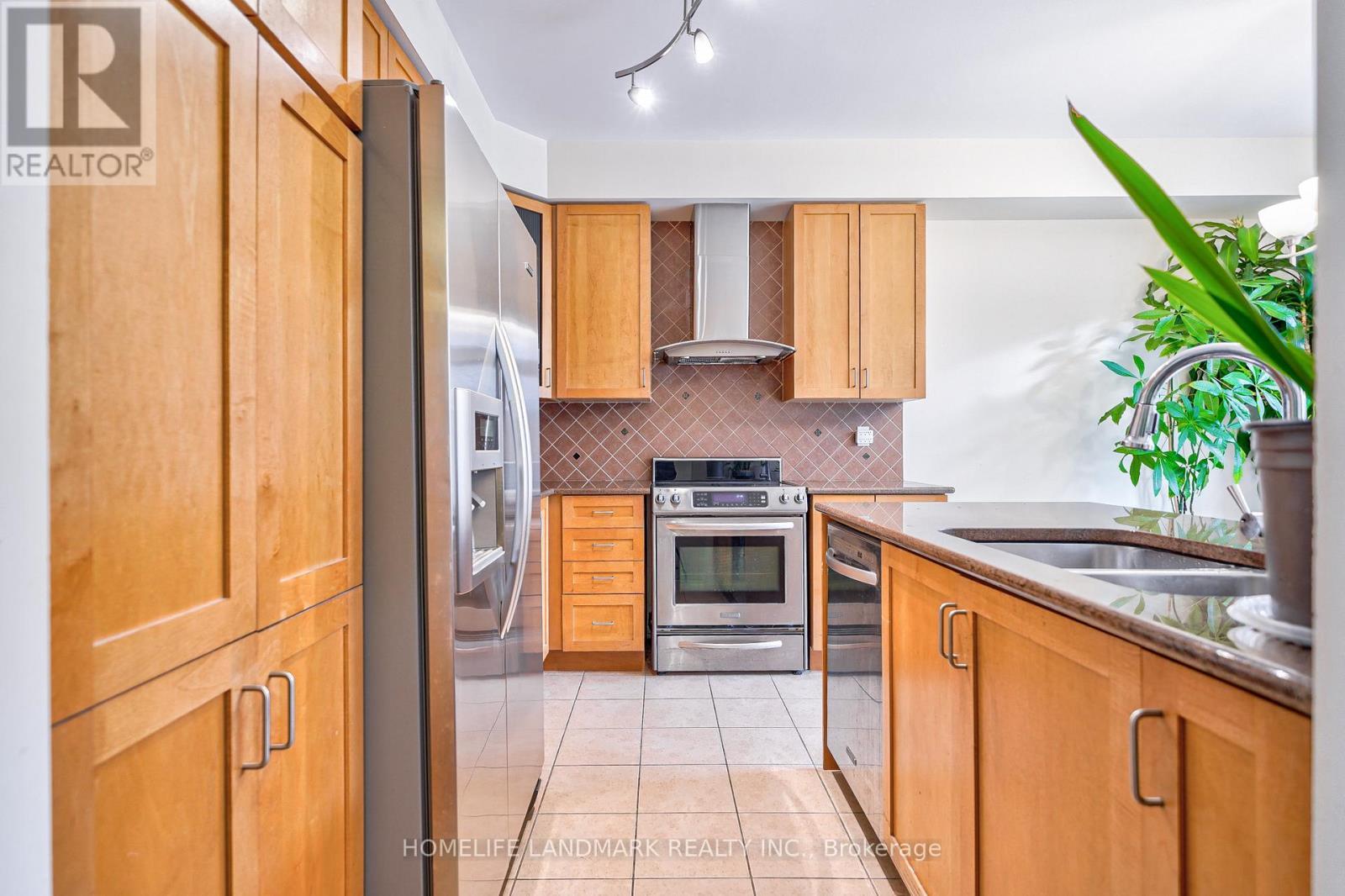 83 Hawksbury Road, Markham, ON - Indoor Photo Showing Kitchen With Double Sink