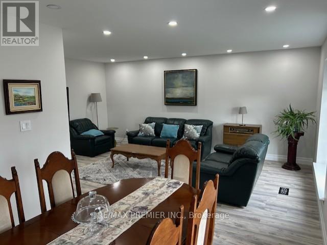 235 Louis Drive, Mississauga, ON - Indoor Photo Showing Other Room