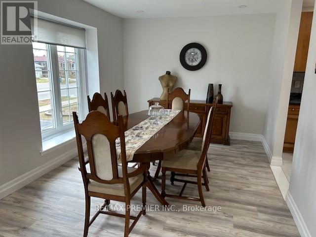 235 Louis Drive, Mississauga, ON - Indoor Photo Showing Dining Room