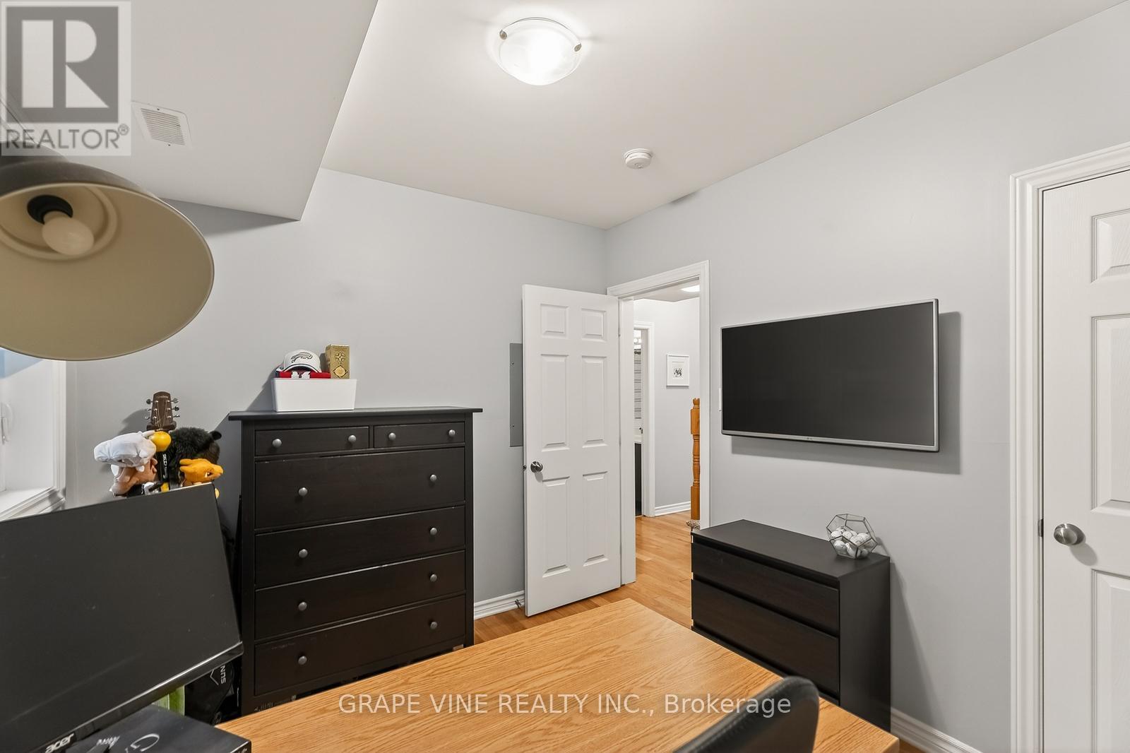 D - 310 Everest Private, Ottawa, ON - Indoor