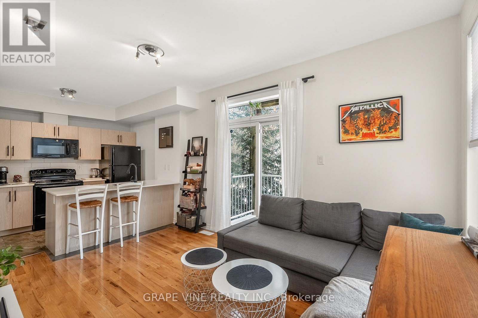 D - 310 Everest Private, Ottawa, ON - Indoor