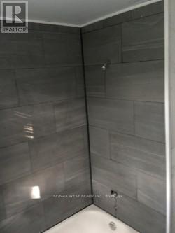14 Tofield Crescent, Toronto, ON - Indoor Photo Showing Bathroom
