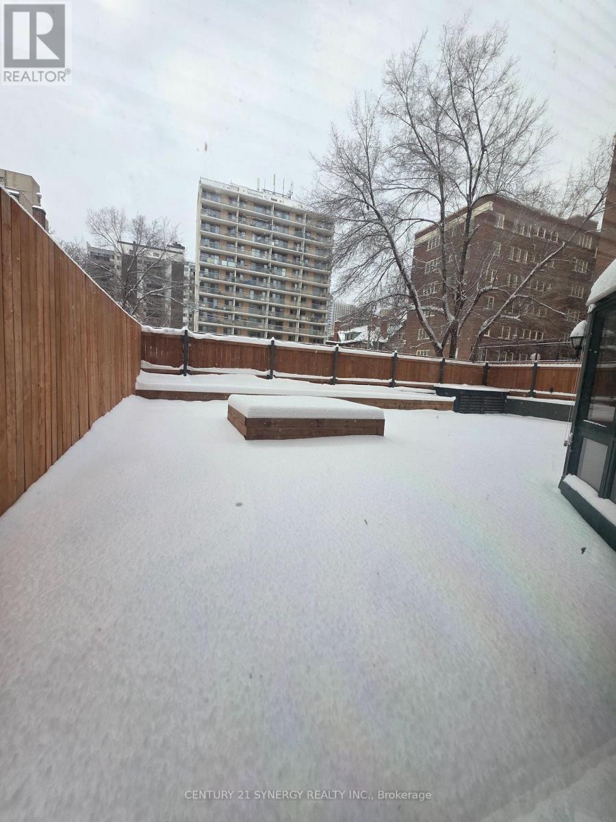 a large backyard right downtown - 104 - 295 Gilmour Street, Ottawa, ON - Outdoor