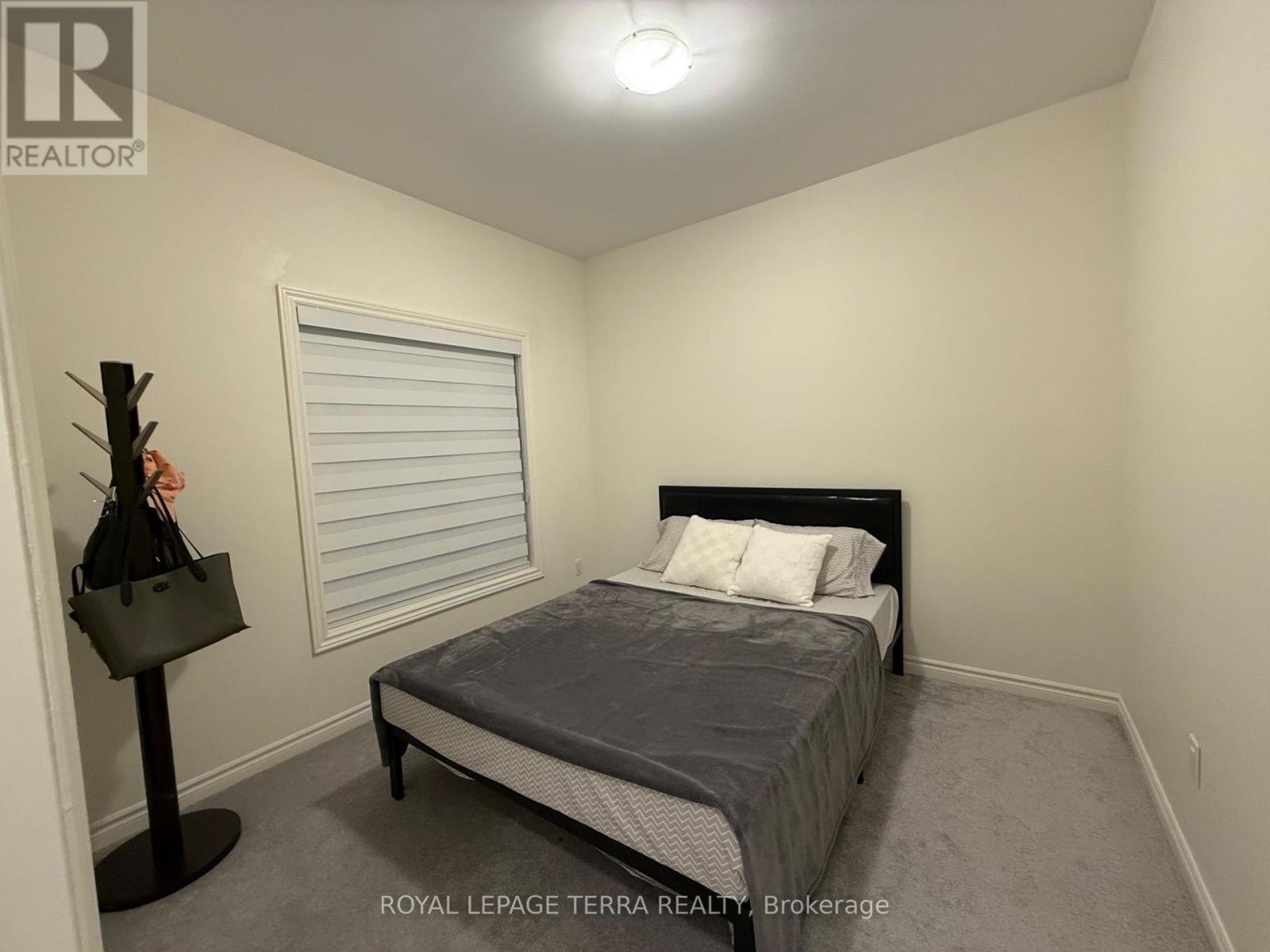 70 Fruitful Crescent, Whitby, ON - Indoor Photo Showing Bedroom