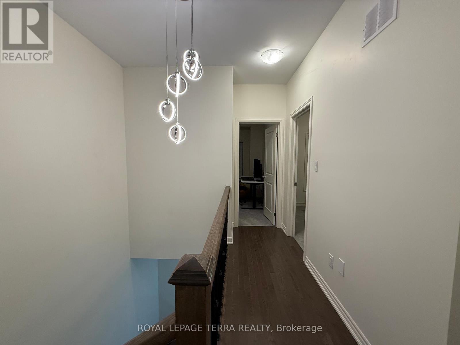 70 Fruitful Crescent, Whitby, ON - Indoor Photo Showing Other Room