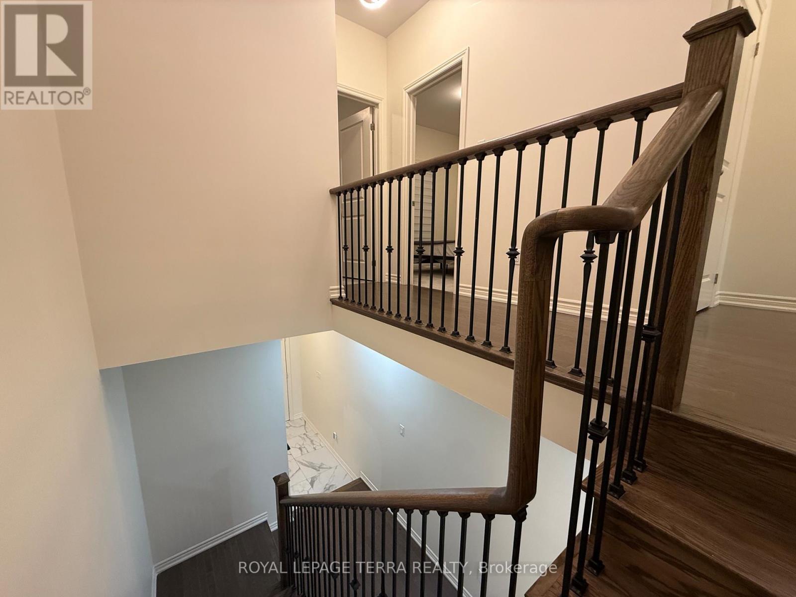 70 Fruitful Crescent, Whitby, ON - Indoor Photo Showing Other Room