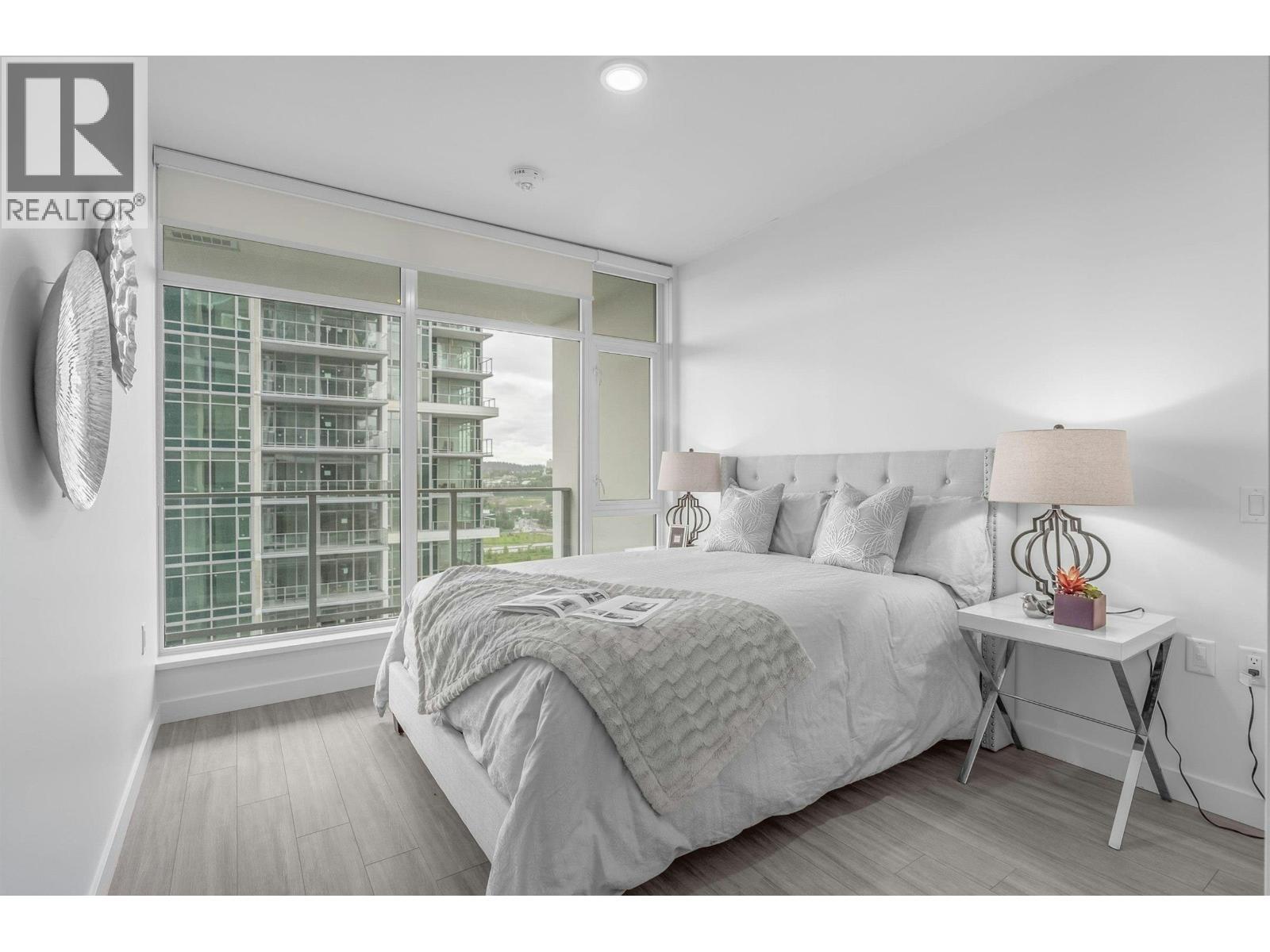 2Xxx 2311 Beta Avenue, Burnaby, BC - Indoor Photo Showing Bedroom