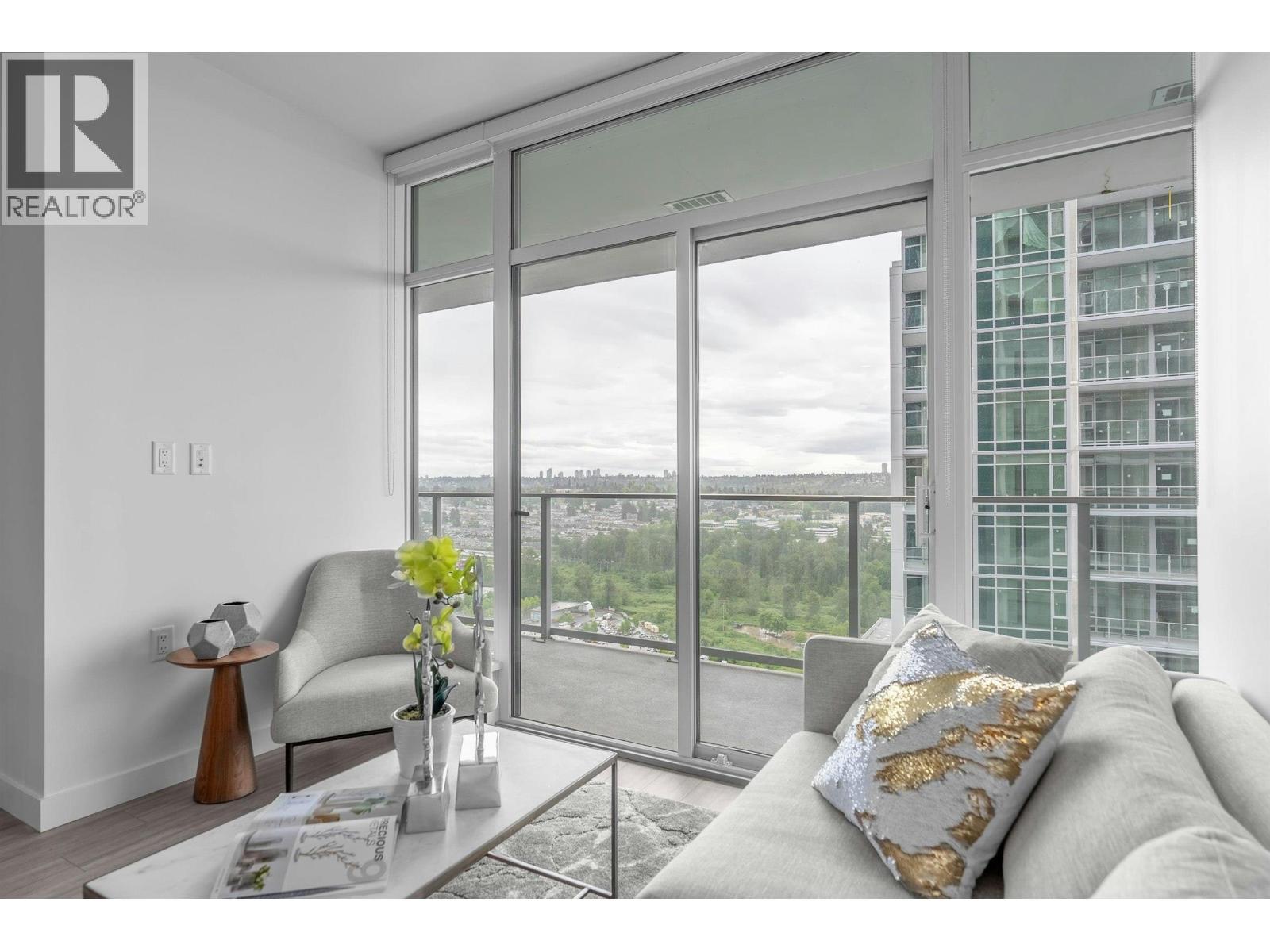 2Xxx 2311 Beta Avenue, Burnaby, BC - Indoor Photo Showing Living Room