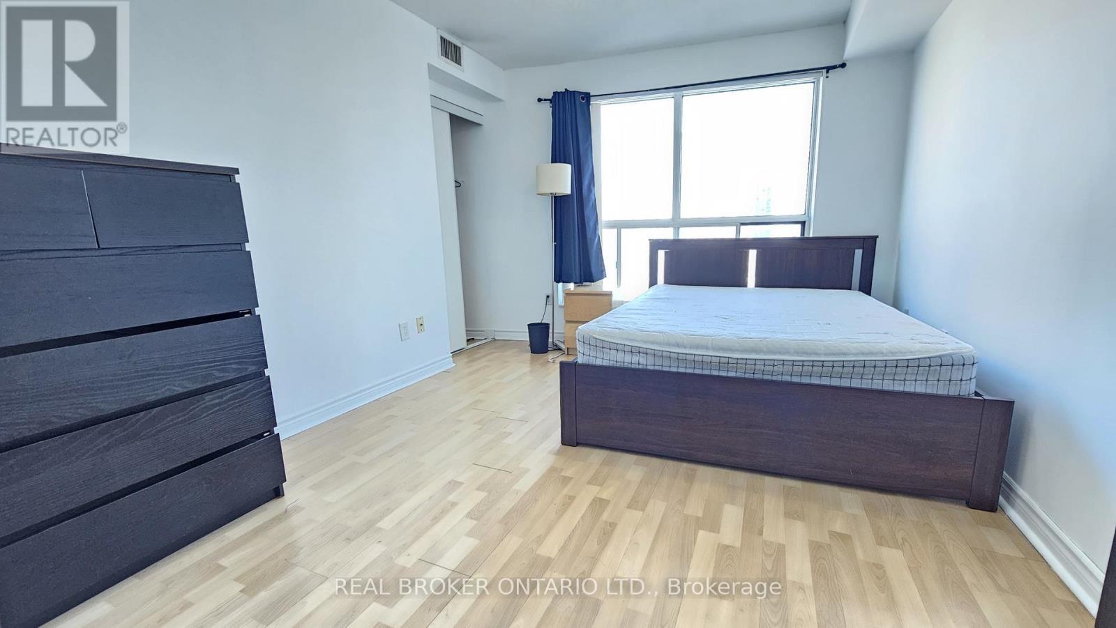 1516 - 7 Lorraine Drive, Toronto, ON - Indoor Photo Showing Bedroom