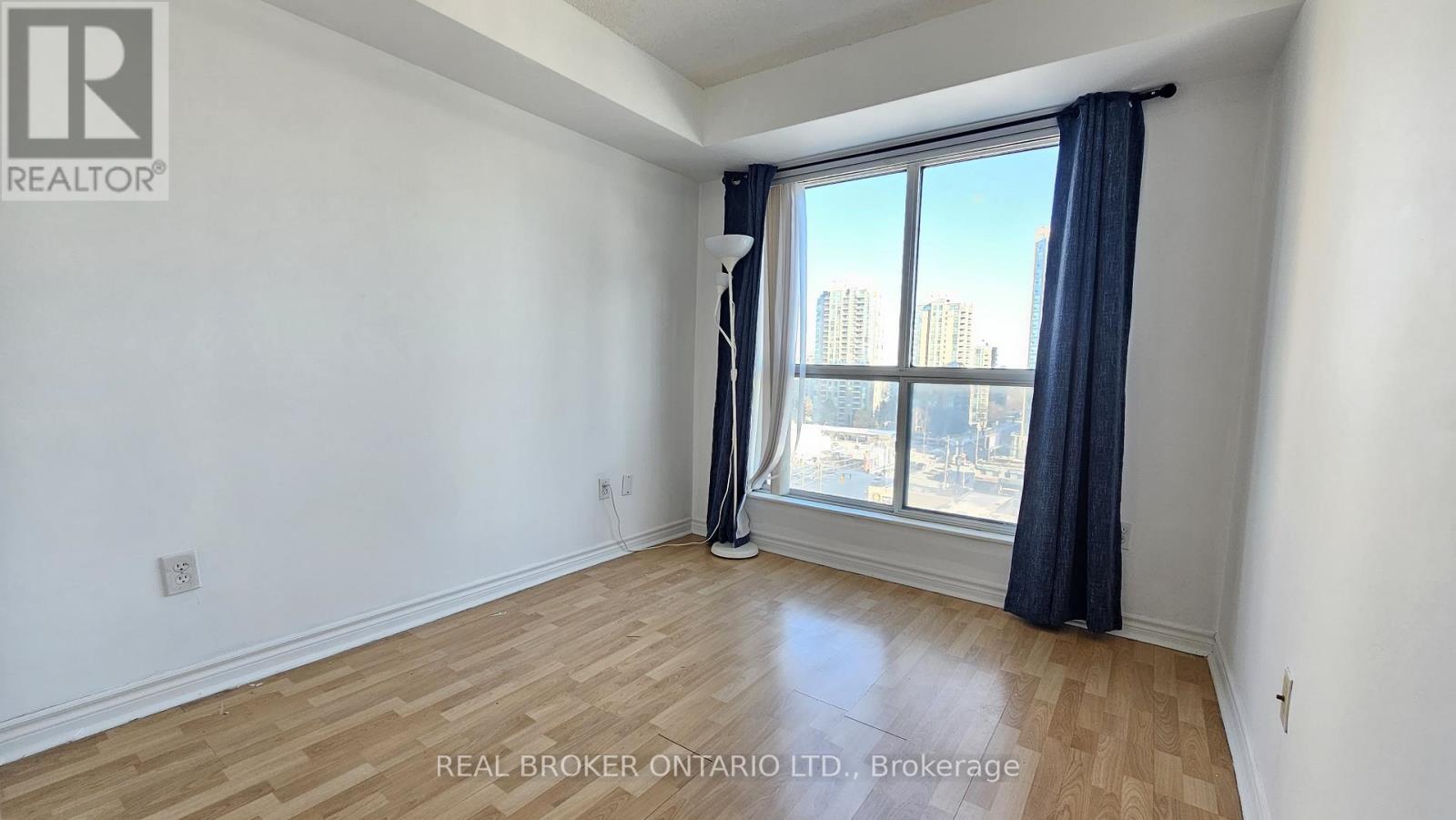 1516 - 7 Lorraine Drive, Toronto, ON - Indoor Photo Showing Other Room
