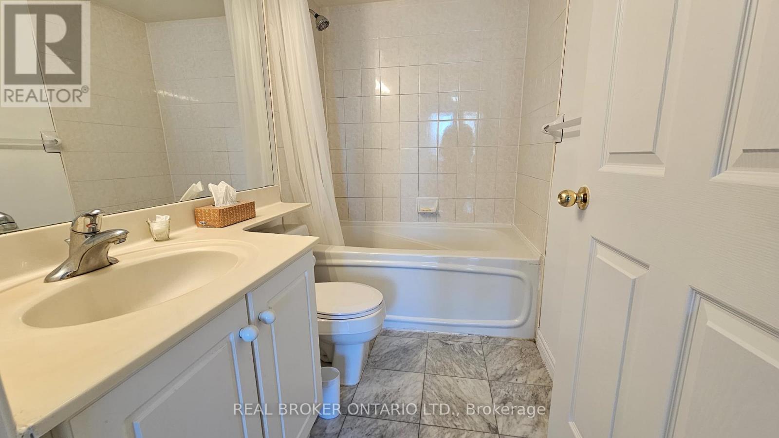 1516 - 7 Lorraine Drive, Toronto, ON - Indoor Photo Showing Bathroom