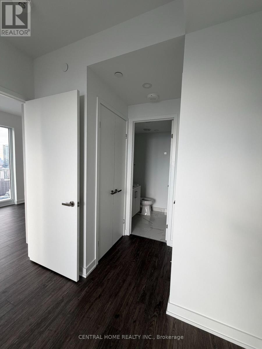 4810 - 88 Queen Street E, Toronto, ON - Indoor Photo Showing Other Room