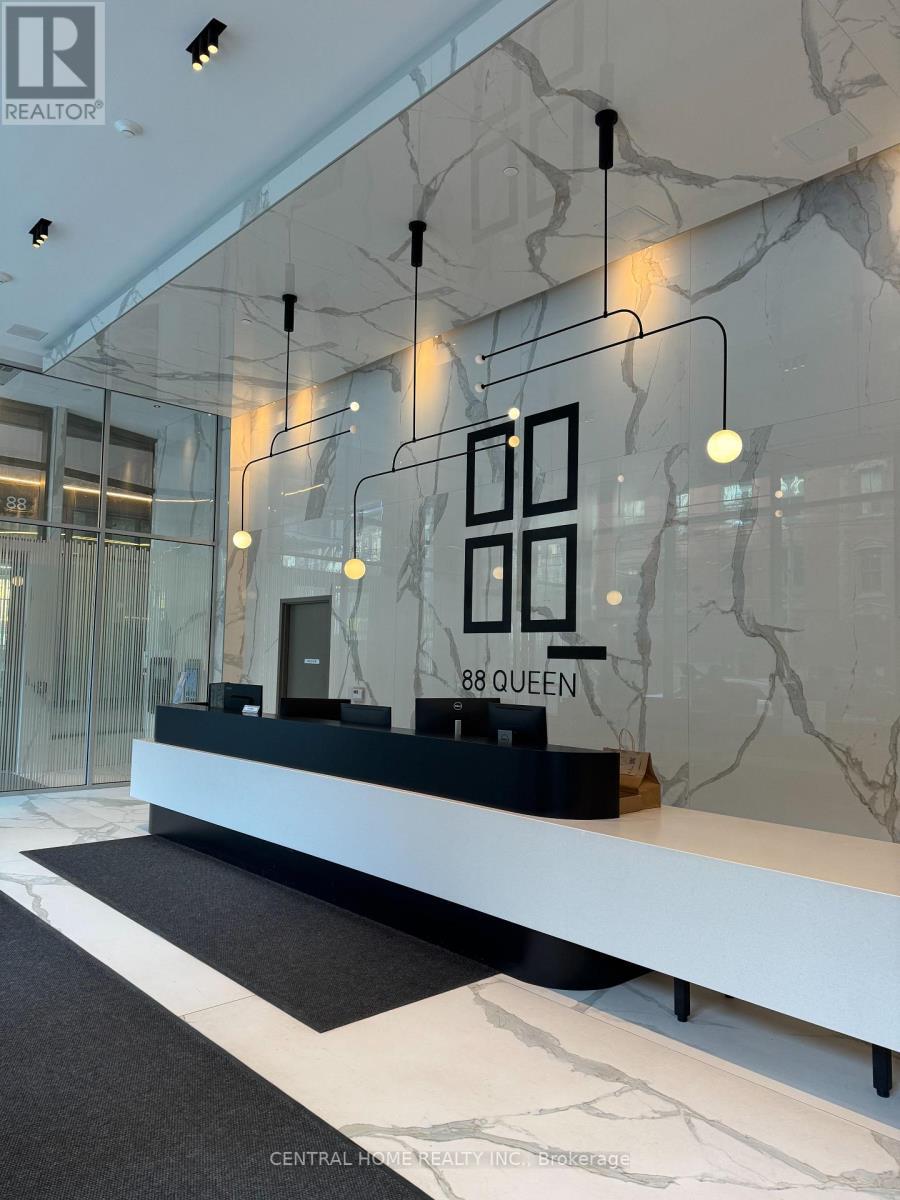 4810 - 88 Queen Street E, Toronto, ON - Indoor Photo Showing Other Room