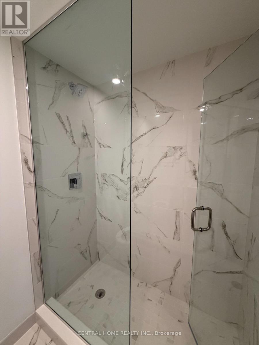 4810 - 88 Queen Street E, Toronto, ON - Indoor Photo Showing Bathroom