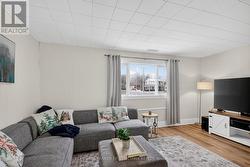 Spacious family room -