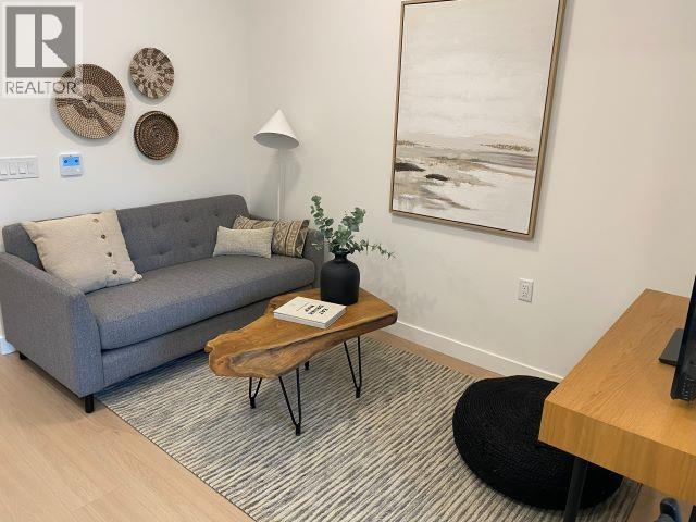 405 150 James Road, Port Moody, BC - Indoor Photo Showing Living Room