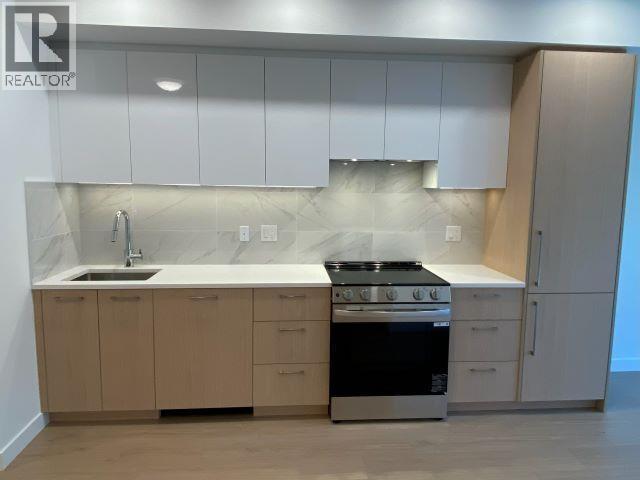 405 150 James Road, Port Moody, BC - Indoor Photo Showing Kitchen With Upgraded Kitchen