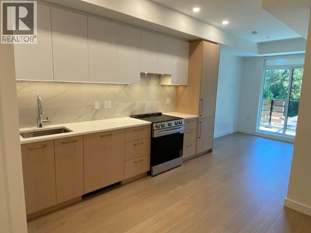 405 150 James Road, Port Moody, BC - Indoor Photo Showing Kitchen With Upgraded Kitchen