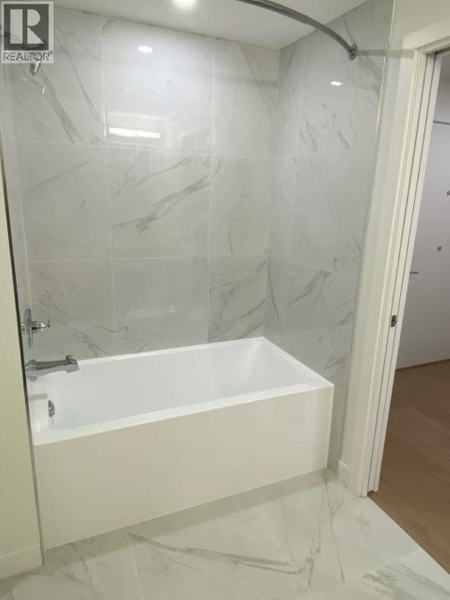 405 150 James Road, Port Moody, BC - Indoor Photo Showing Bathroom