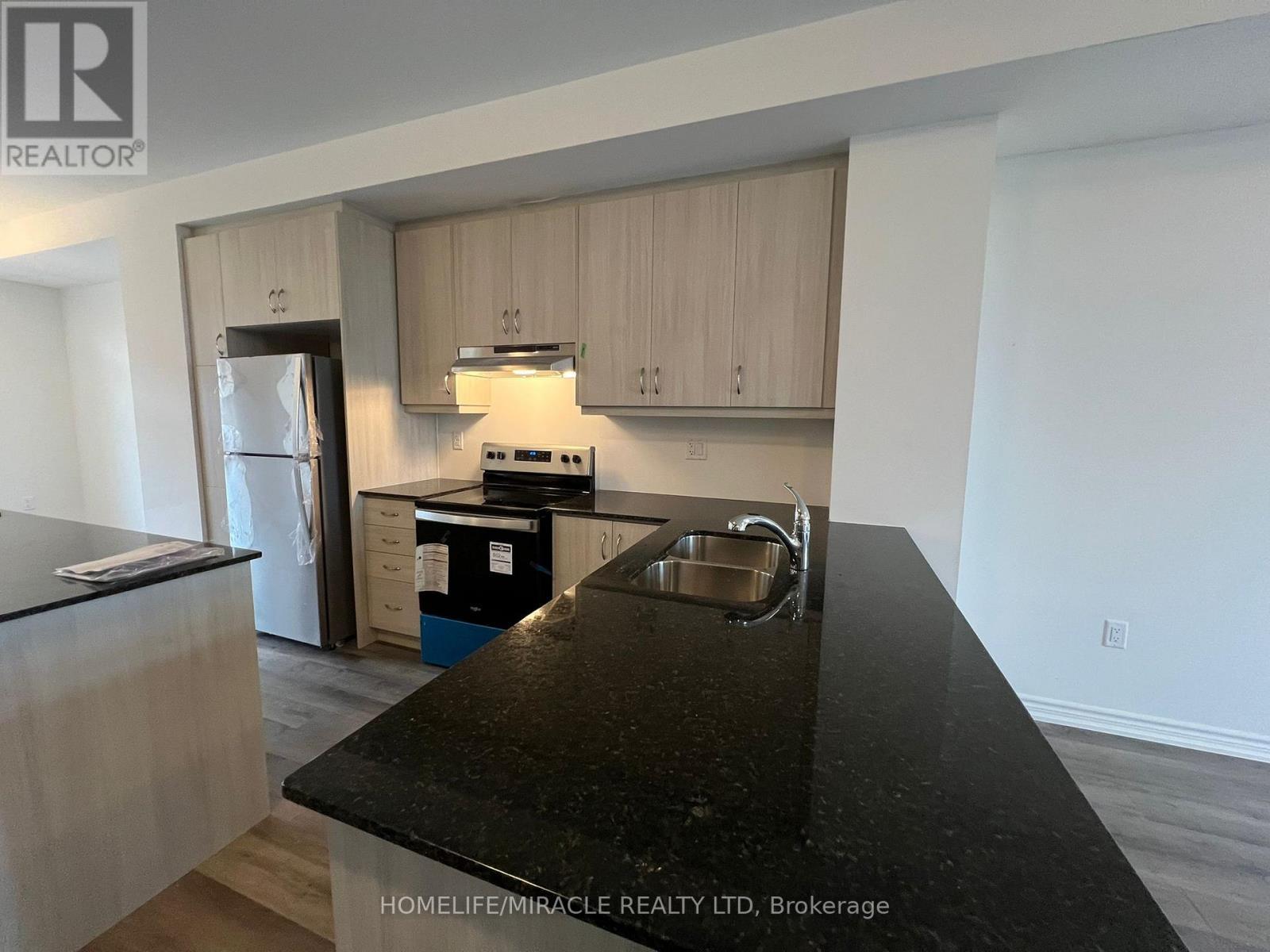 148 Keppel Circle, Brampton, ON - Indoor Photo Showing Kitchen With Stainless Steel Kitchen With Double Sink