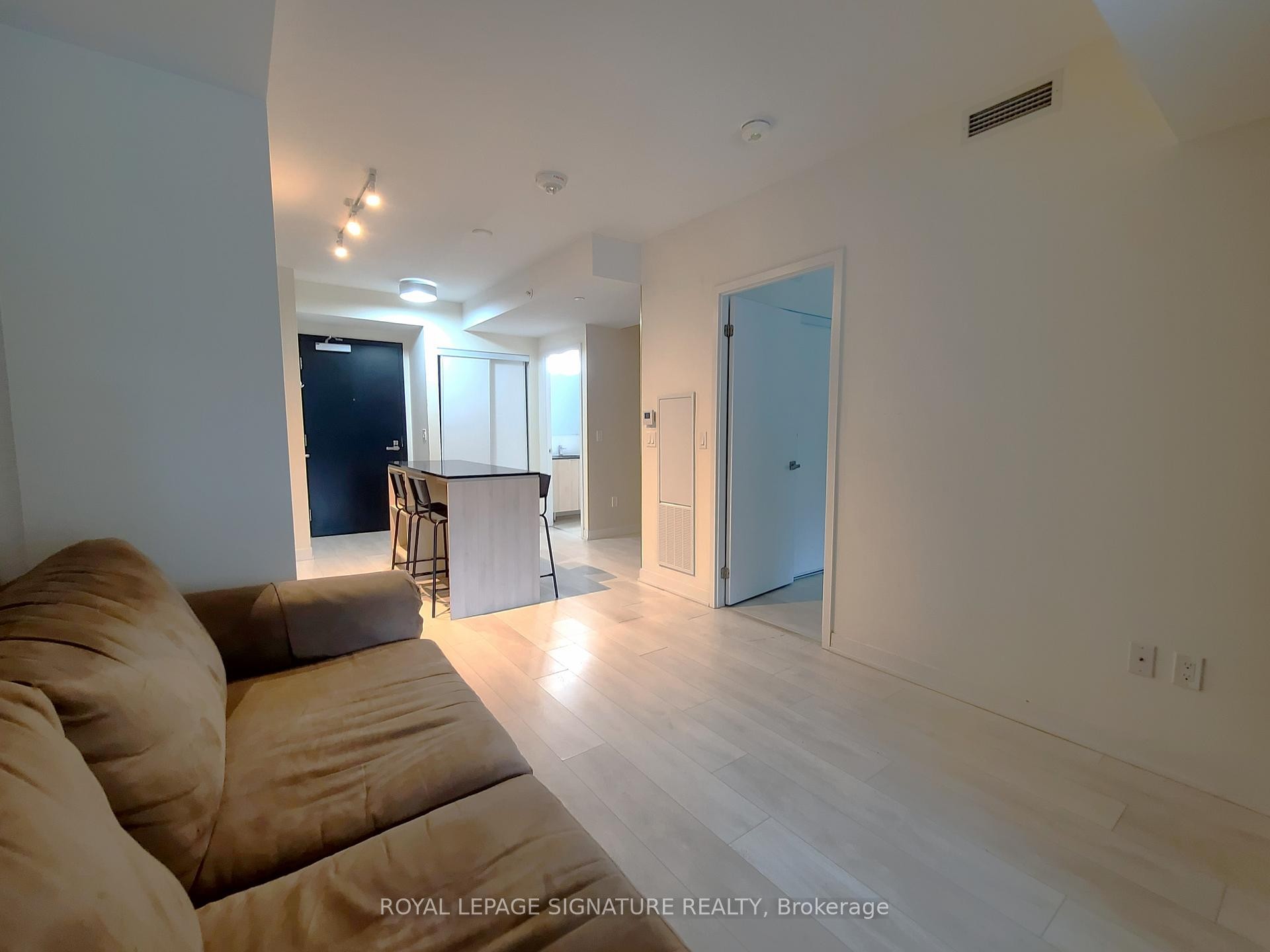 237-31 Tippett Road, Toronto, ON - Indoor