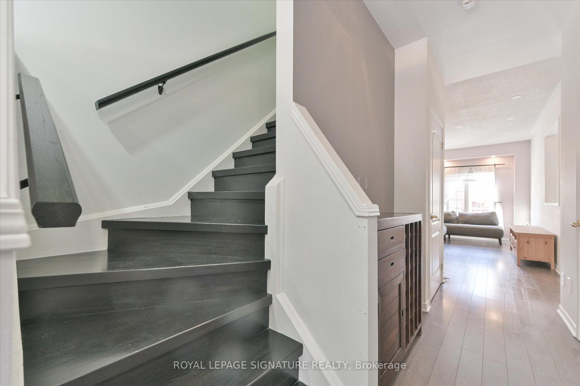 11-435 Hensal Circle, Mississauga, ON - Indoor Photo Showing Other Room