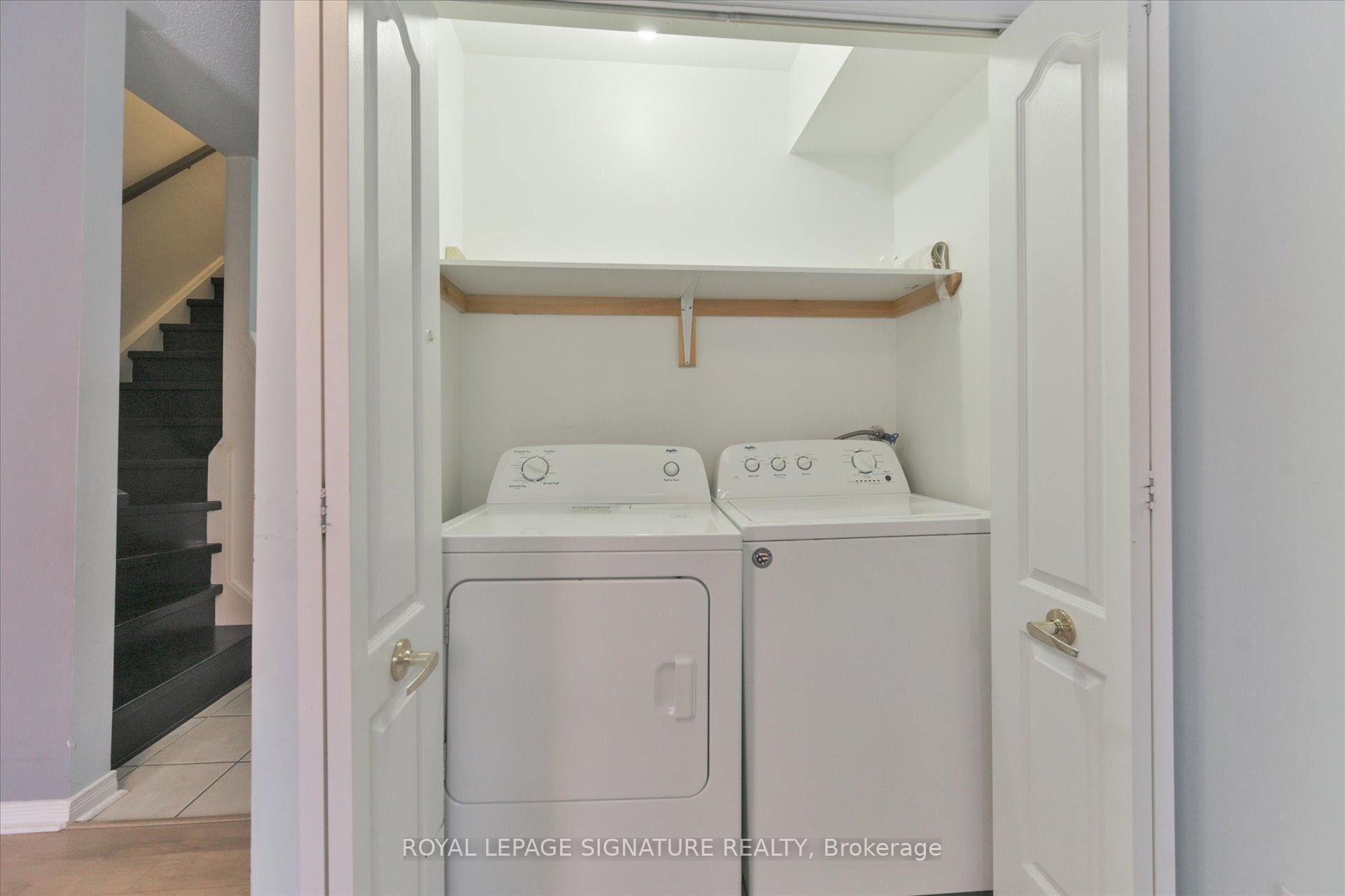 11-435 Hensal Circle, Mississauga, ON - Indoor Photo Showing Laundry Room