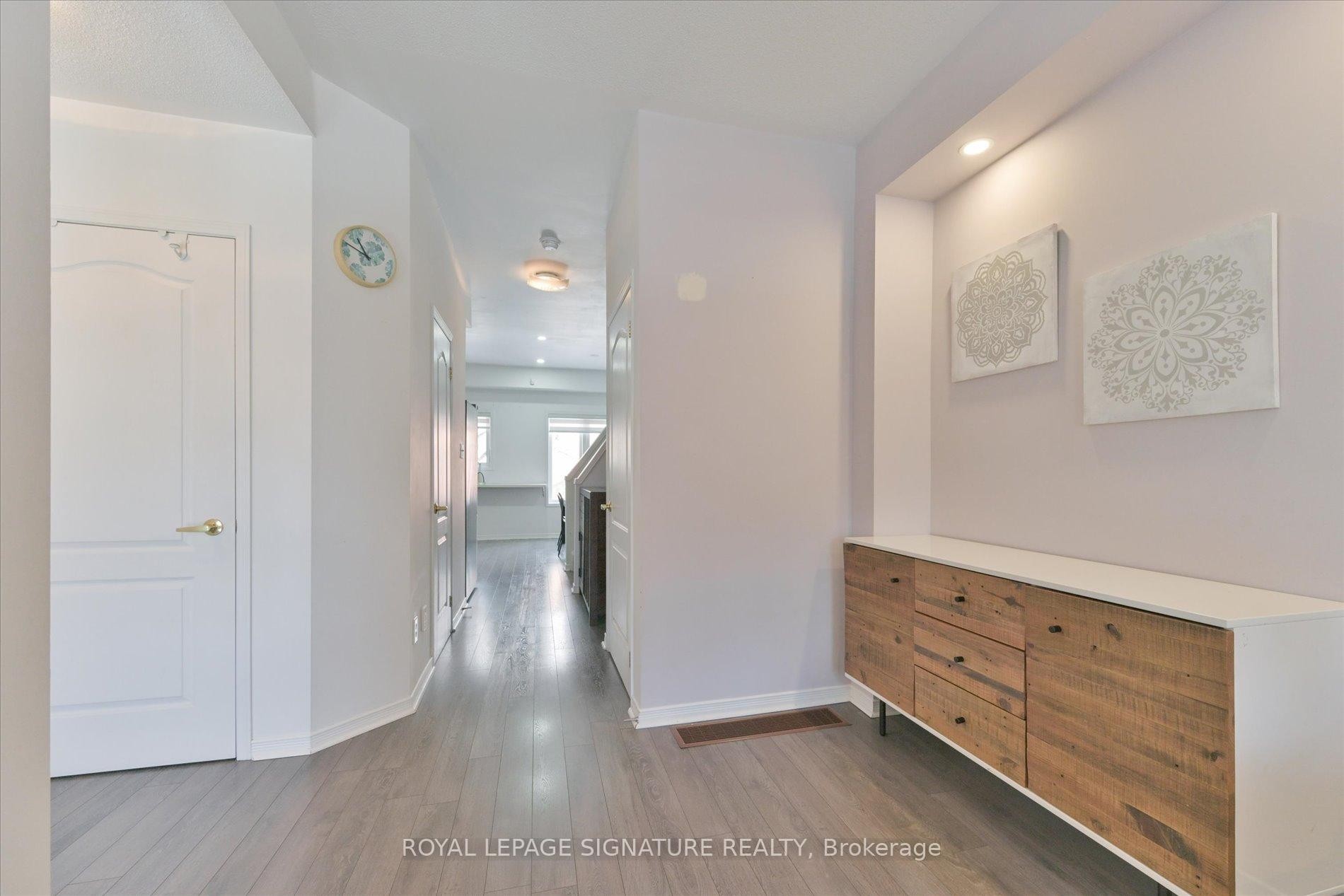 11-435 Hensal Circle, Mississauga, ON - Indoor Photo Showing Other Room